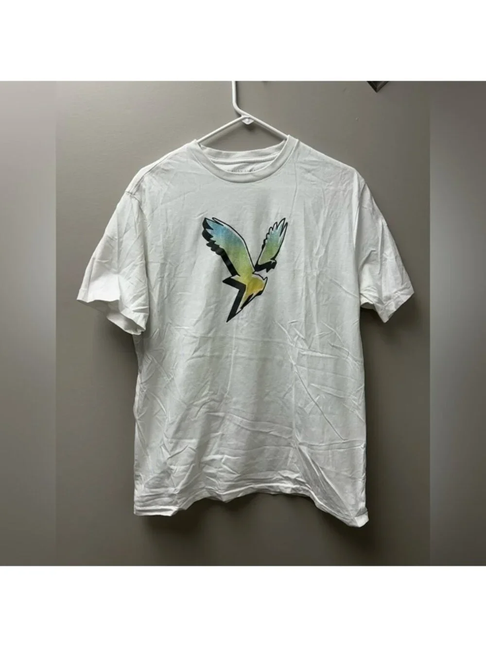 American Eagle Men's White Graphic T-Shirt‎ Size L